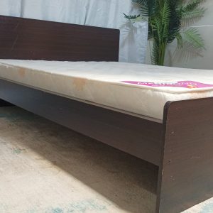 QUEEN SIZE BED FRAME 150/200