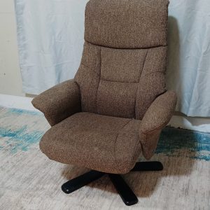 CLASSIC RELAXING CHAIR