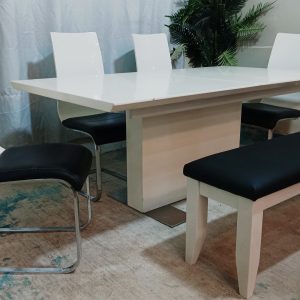 CLASTIC  EXTENDABLE DINING TABLE WITH STOOL