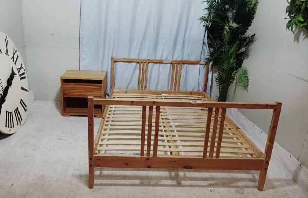 SIMPLE MODRN WOODEN QUEEN SIZE BED 140/200cm